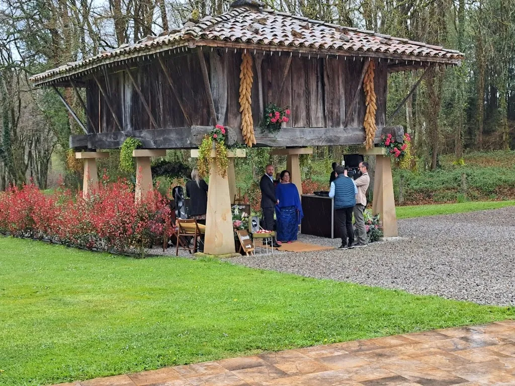 Angélica Chruszcz_La Maruta - Finca para bodas y eventos diferentes_Sariego_review