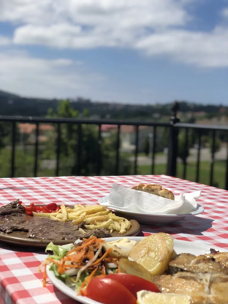 Dana Santiago_El mesonin de Tere_Soto del Barco_review