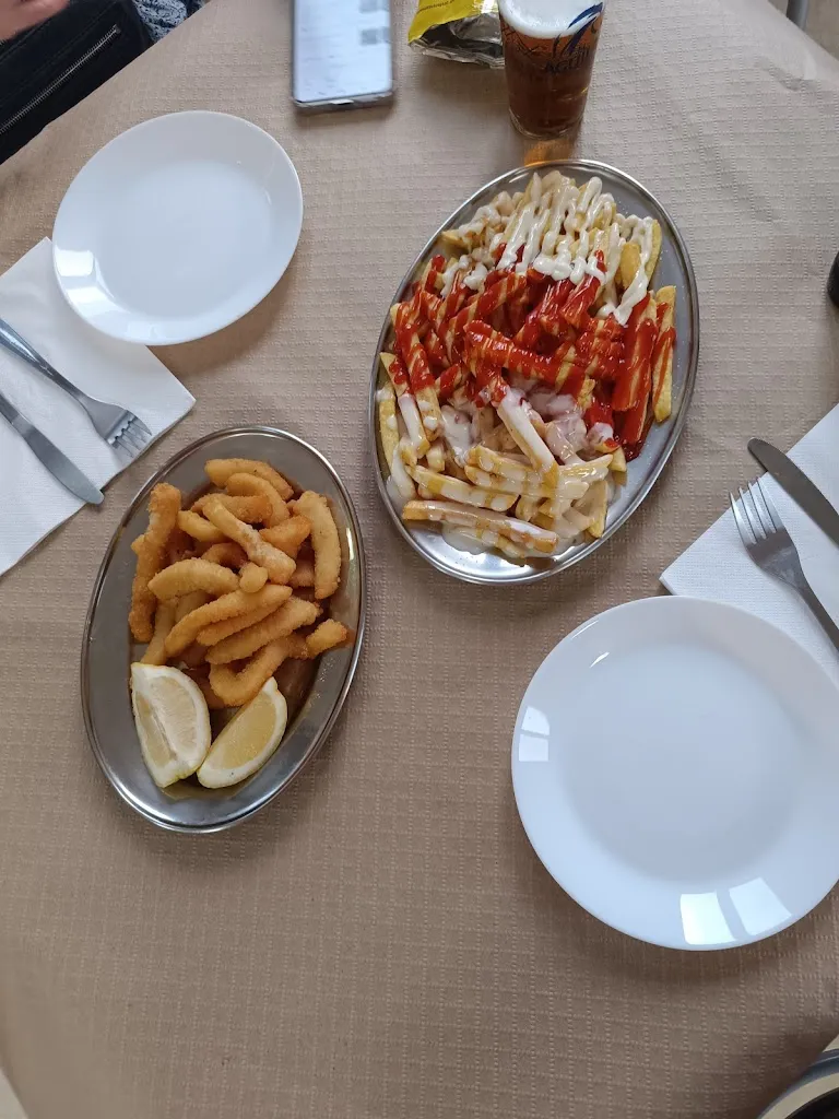 javier lujan diaz_Cafetería Clarín_Soto del Barco_review