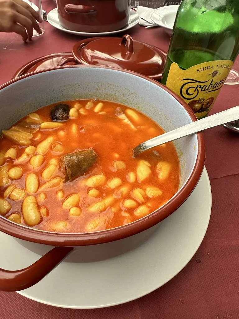 Alejandro Zepeda_Albergue - Bar - Restaurante de Saliencia_Somiedo_recensione