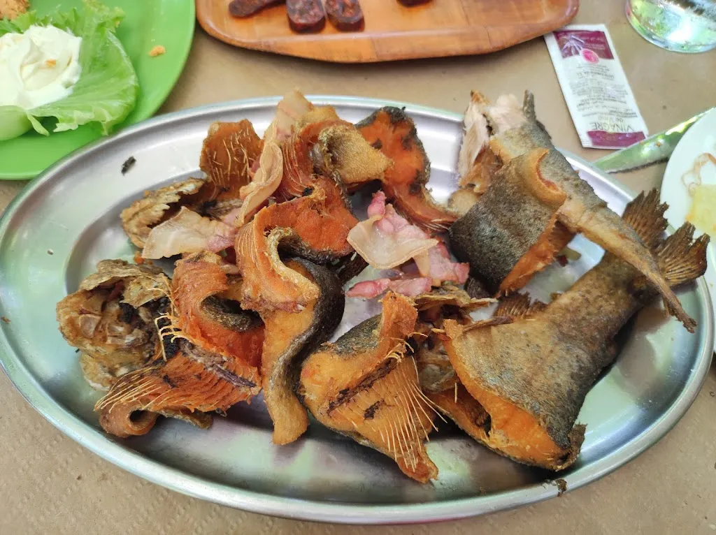 Restaurante pesca tu trucha y te la cocinamos ristorante a Sobrescobio