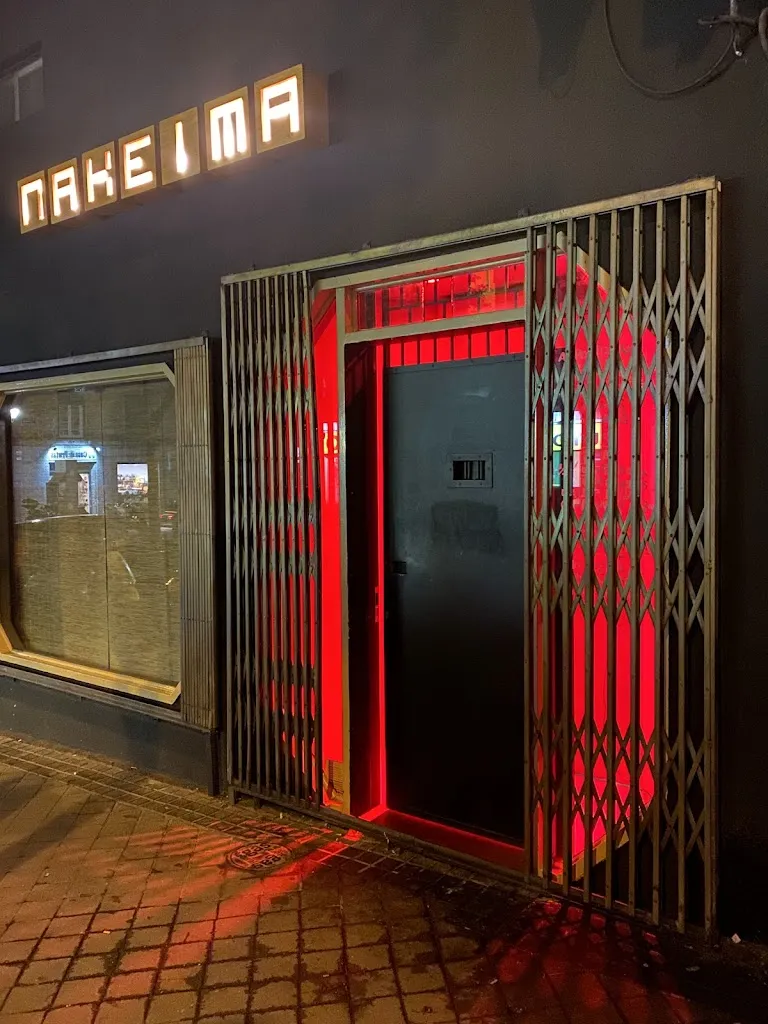 Nakeima_Valdés_slider_image_1