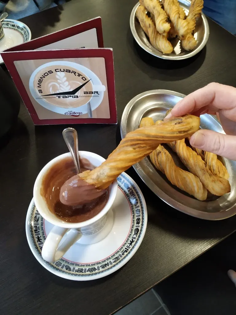 Bar A Menos Cuarto_Tapia de Casariego_slider_image_3