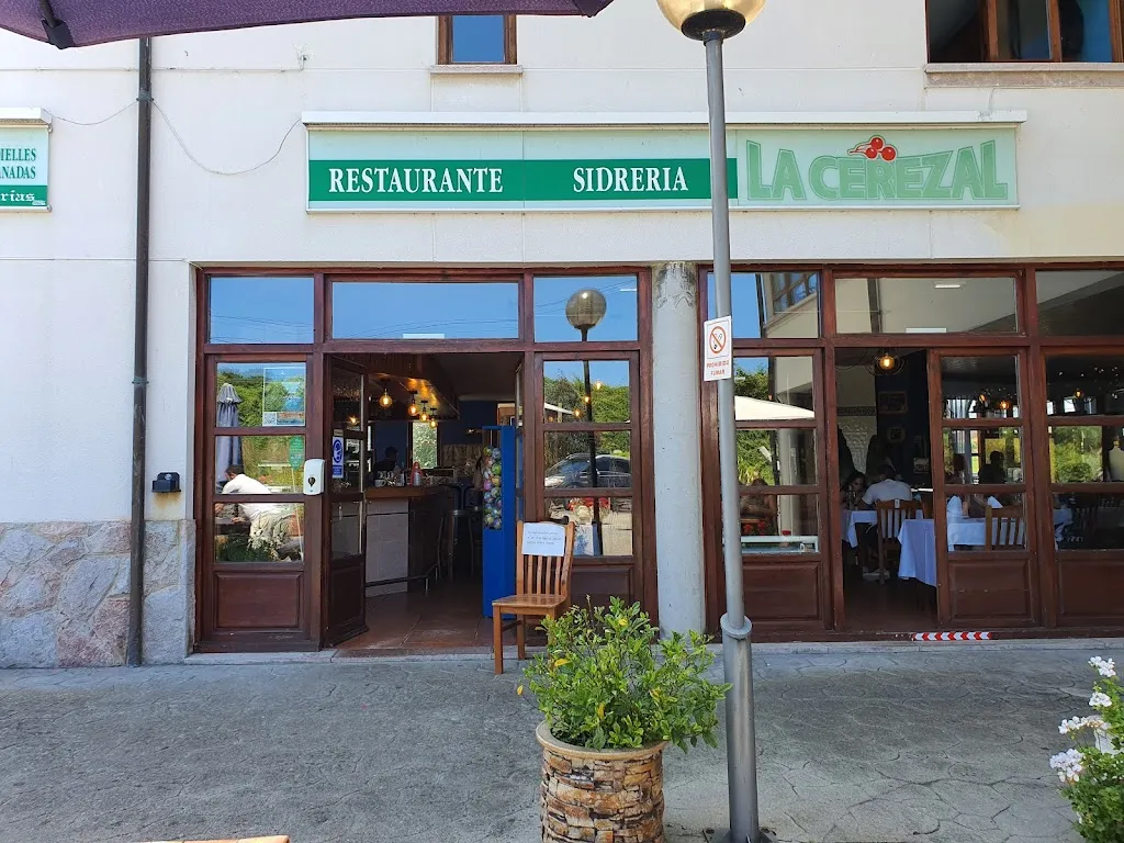 Restaurante La Cerezal restaurant in Ribadesella