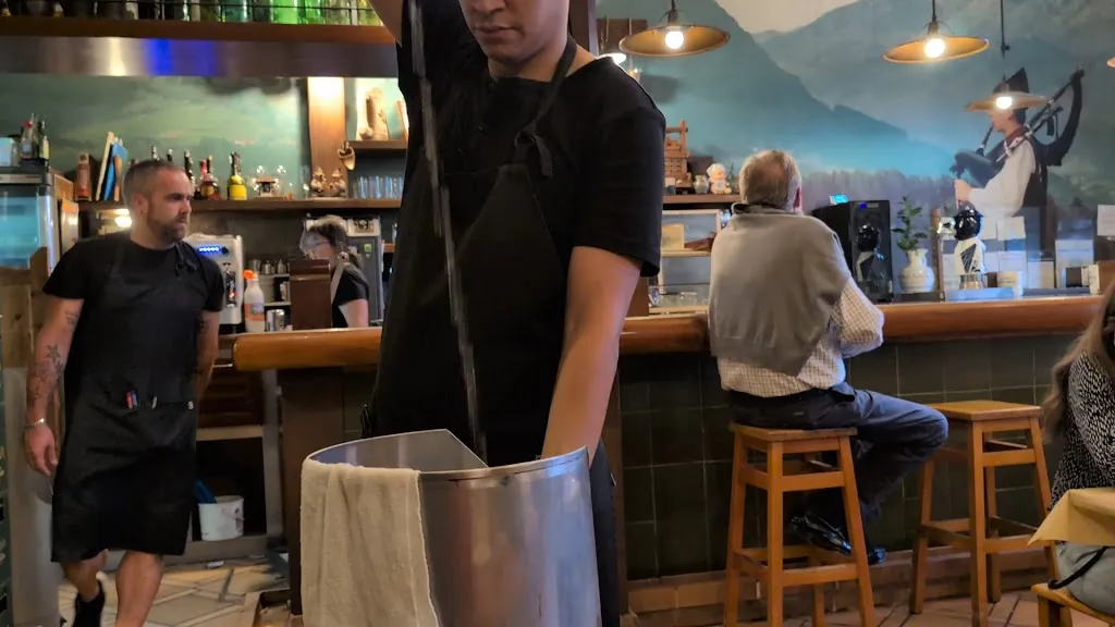 iRINA Ya_Sidrería Carroceu_Ribadesella_review