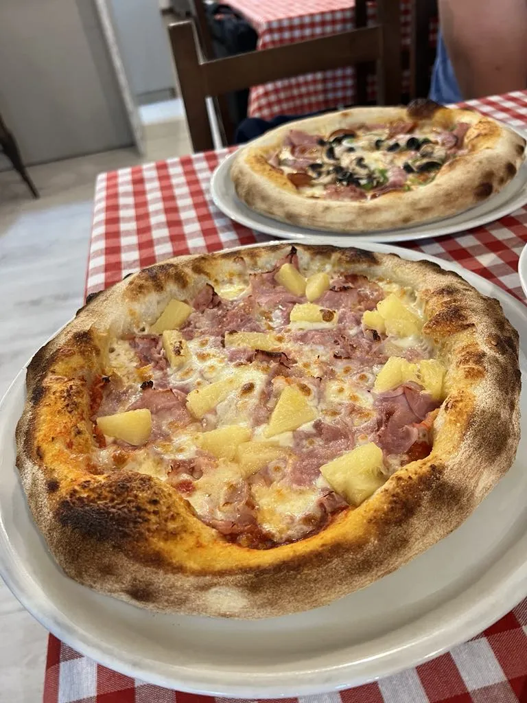 Ivaylo Todorov_Pizzería Bocca Café_Ribadesella_recensione