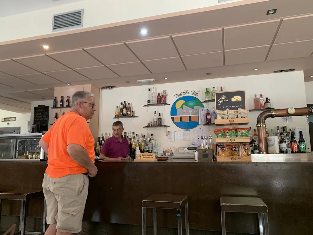 Donna Looper_Café La Villa_Ribadesella_review