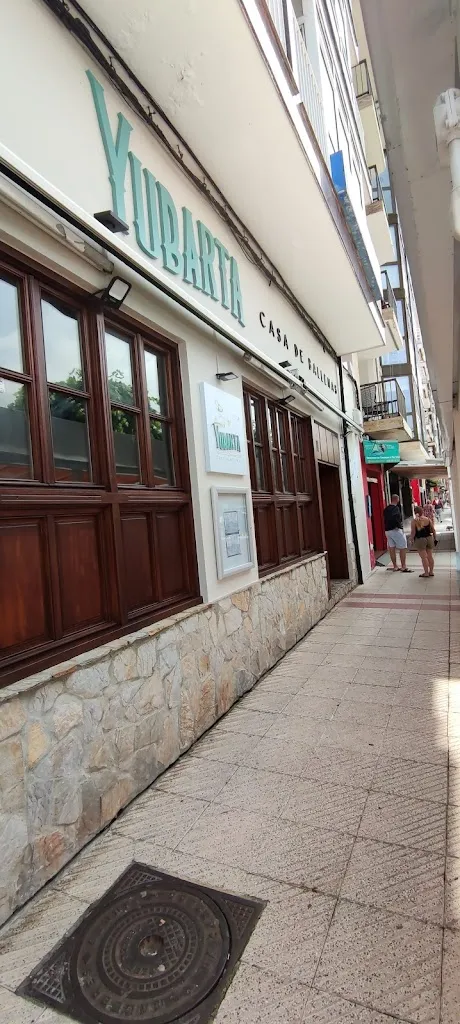 Yubarta - Casa de Ballenas- restaurant in Ribadesella