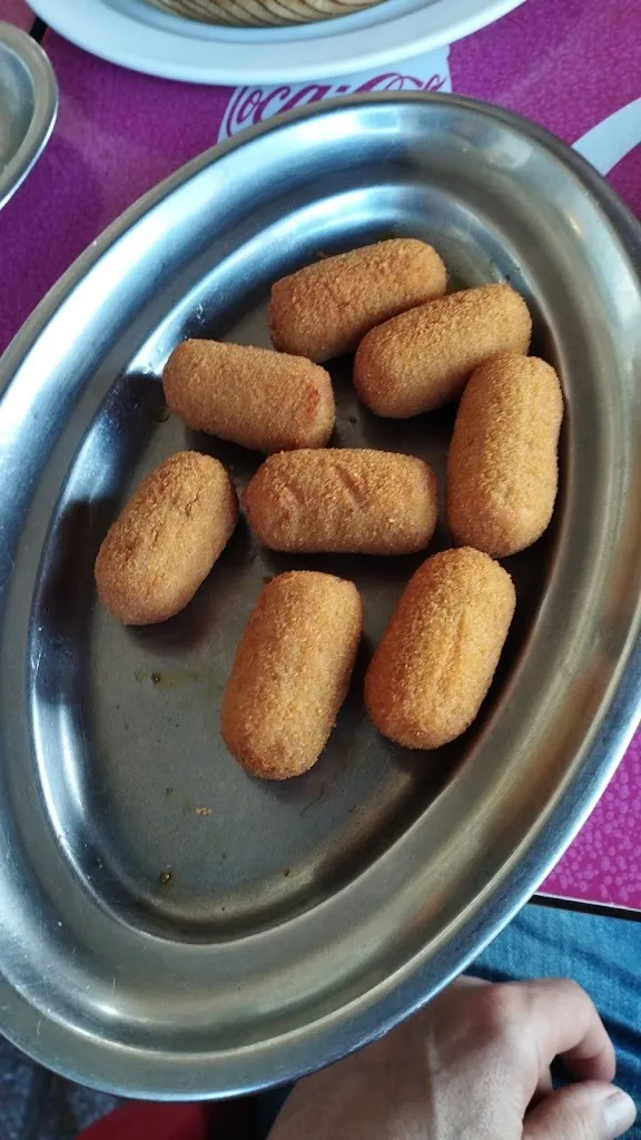 Julio Carreira_Mesón A casiña_Dodro_review