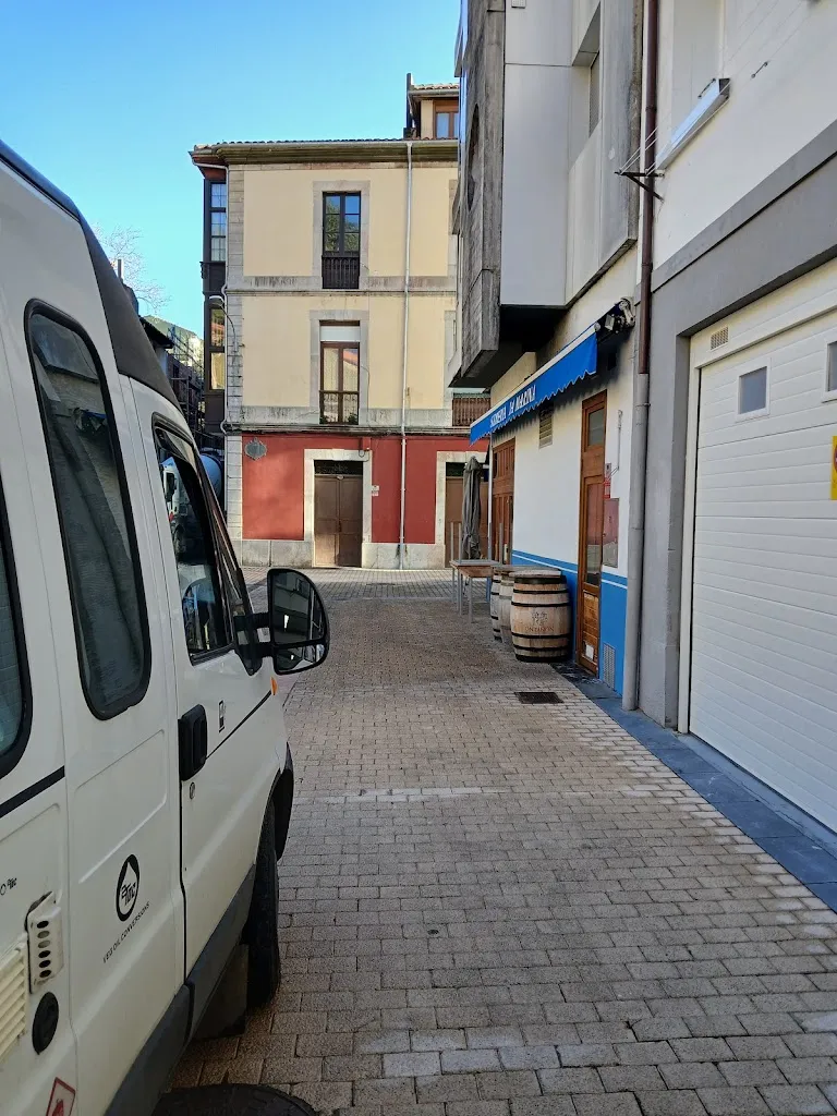 Fran Huffman_Sidrería La Marina_Ribadesella_review