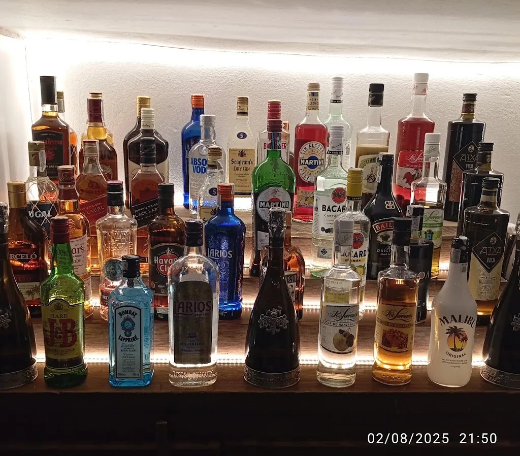 EL Escondite Del Neñu... AMBIENTE CLIMATIZADO_Ribadesella_slider_image_3