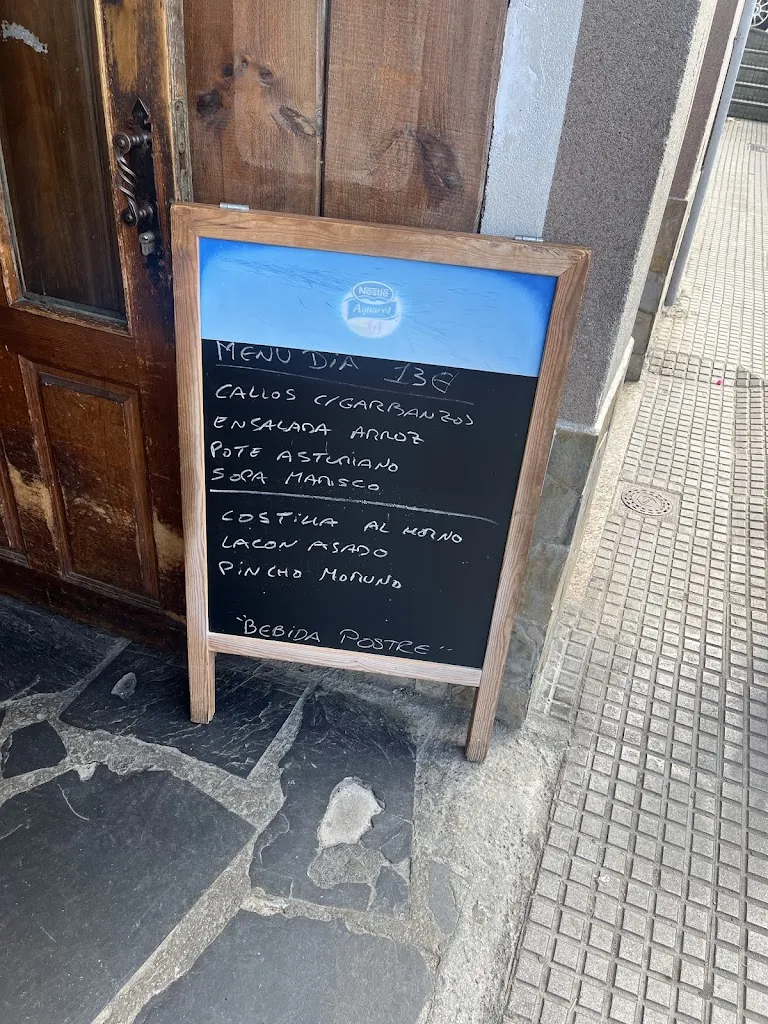 Swift Rivera_Sidrería La Barrica_Vegadeo_avis