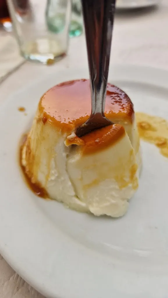 Erik Dubois_Bar Asturias_Vegadeo_review