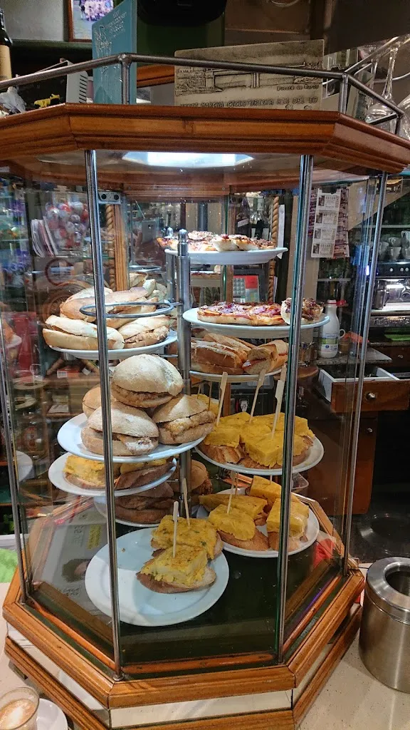 Ben Groeneveld_Cafe Express_Vegadeo_review