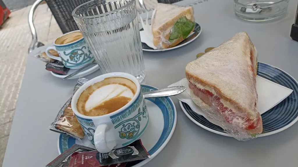 Juan Berni_Cafetería Cantábrico_Vegadeo_Bewertung
