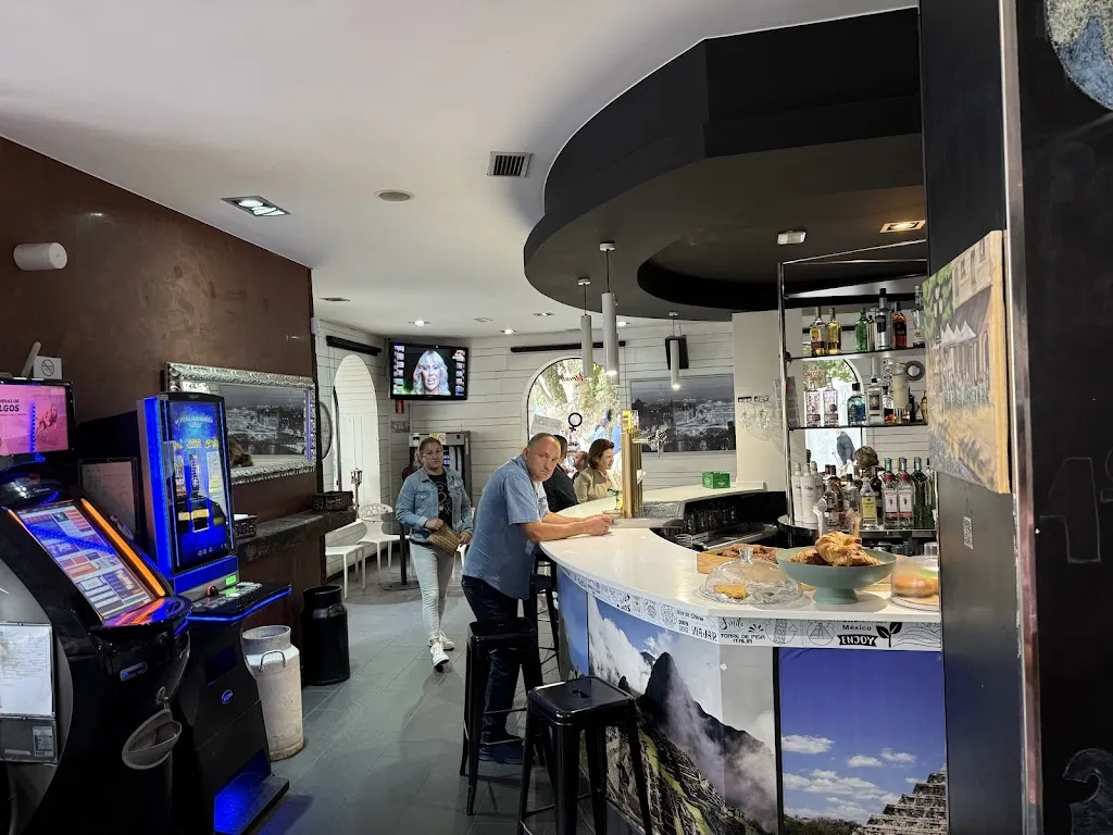 Praveen Mehrotra_Restaurante Mundos Espolón SL_Dodro_review