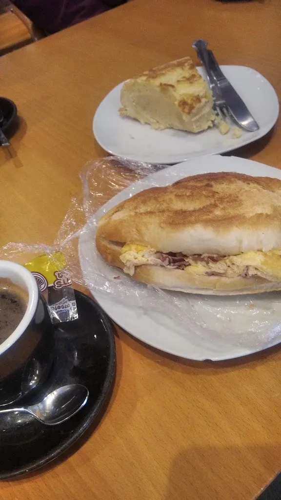 Menu_Restaurante Cafetería Alhambra_Tineo_image_8