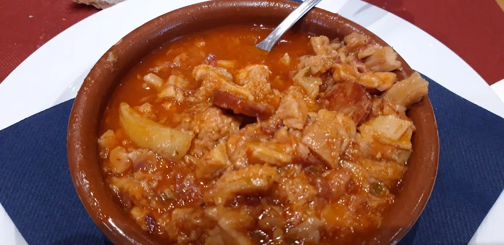 Florentino Gallego Gamez_Restaurante Cafetería Alhambra_Tineo_review