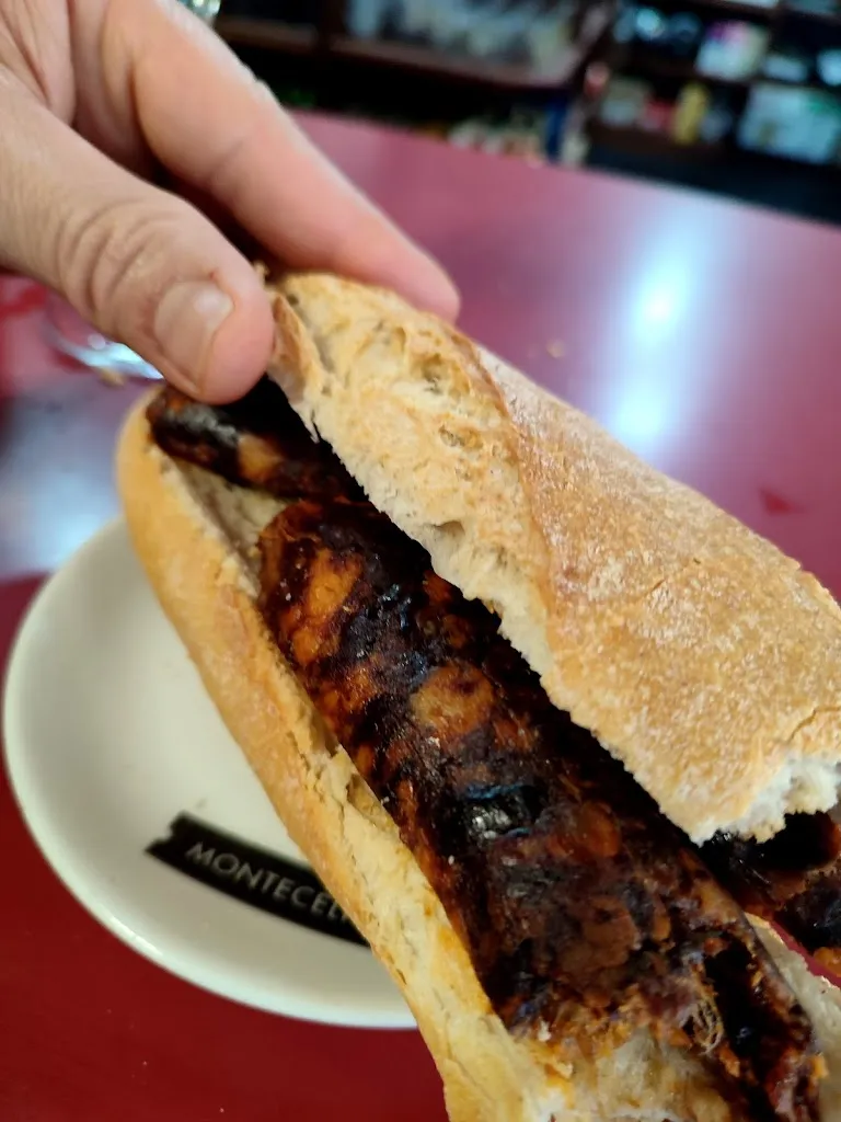 erik cicic_Casa Herminia_Tineo_recensione