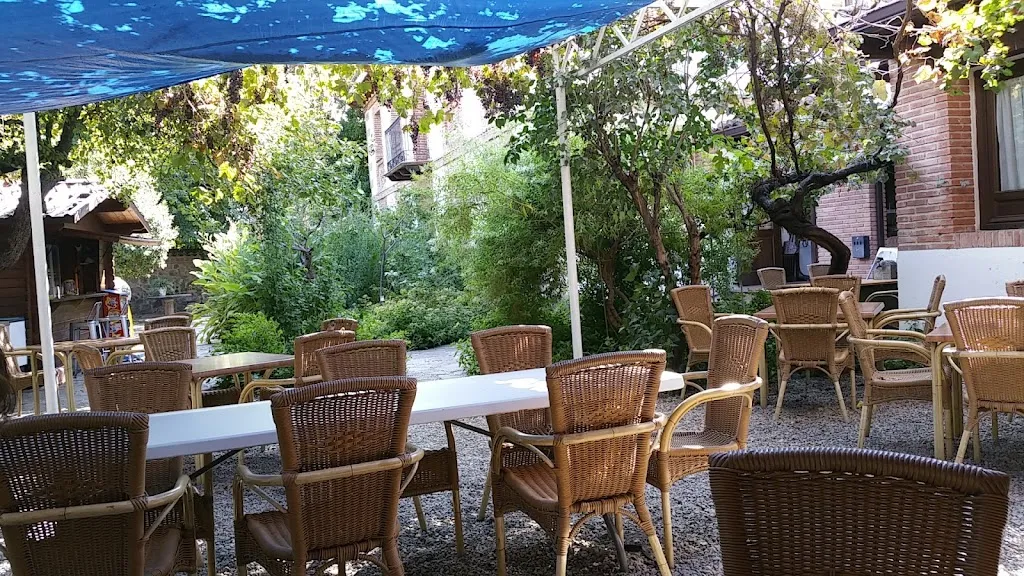 Restaurante El Aula restaurant in Adrada La