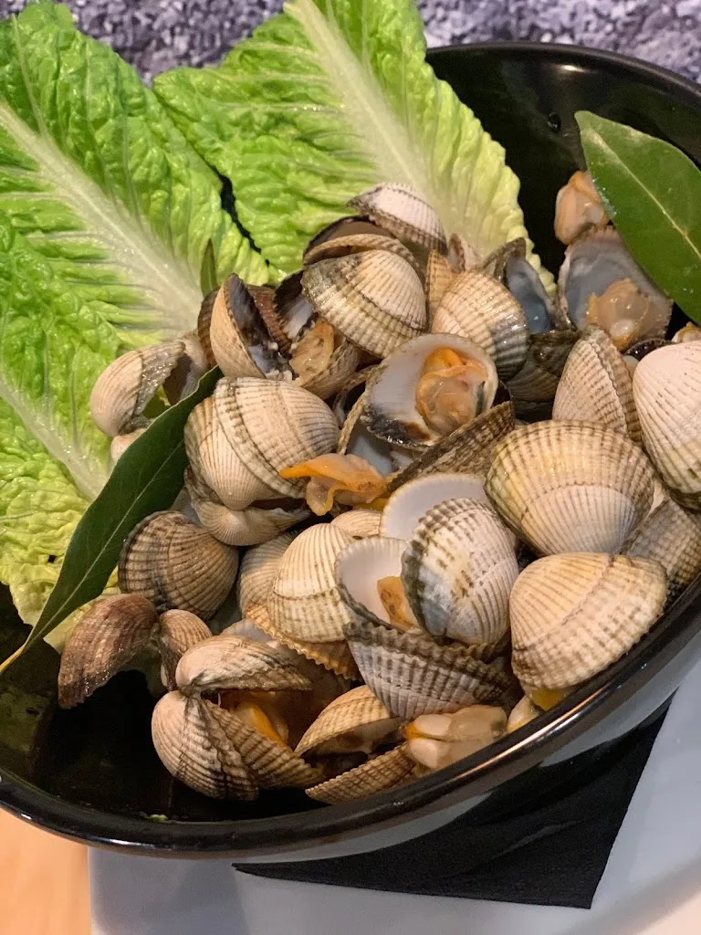 CANADA BAR_Adrada La_slider_image_3