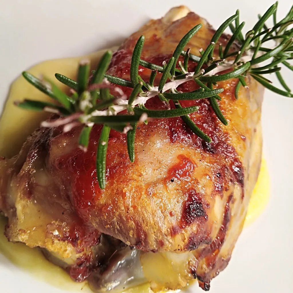 ZEN La Plaza RESTAURANTE-VINOTECA._Adrada La_slider_image_3