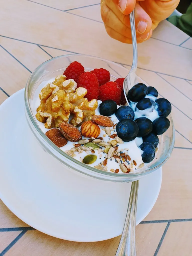 Bar Cabezuelo restaurant in Adrada La