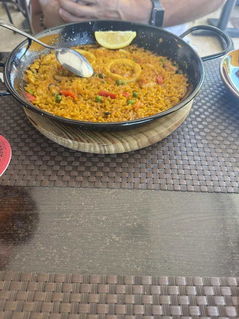 Salwa L_Gusto Ibérico_Arenal El_review