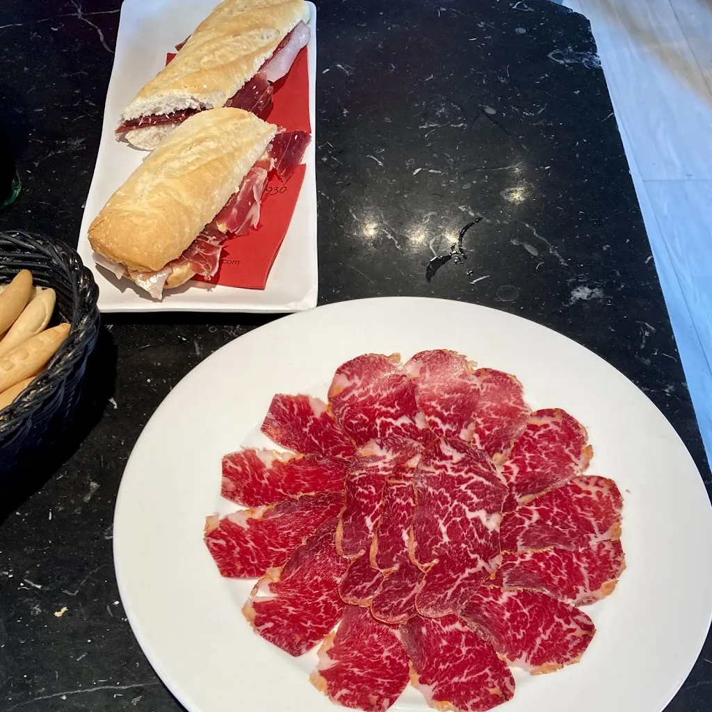 Billy Leung-Jok_Jamones Julián Becerro_Arenal El_review