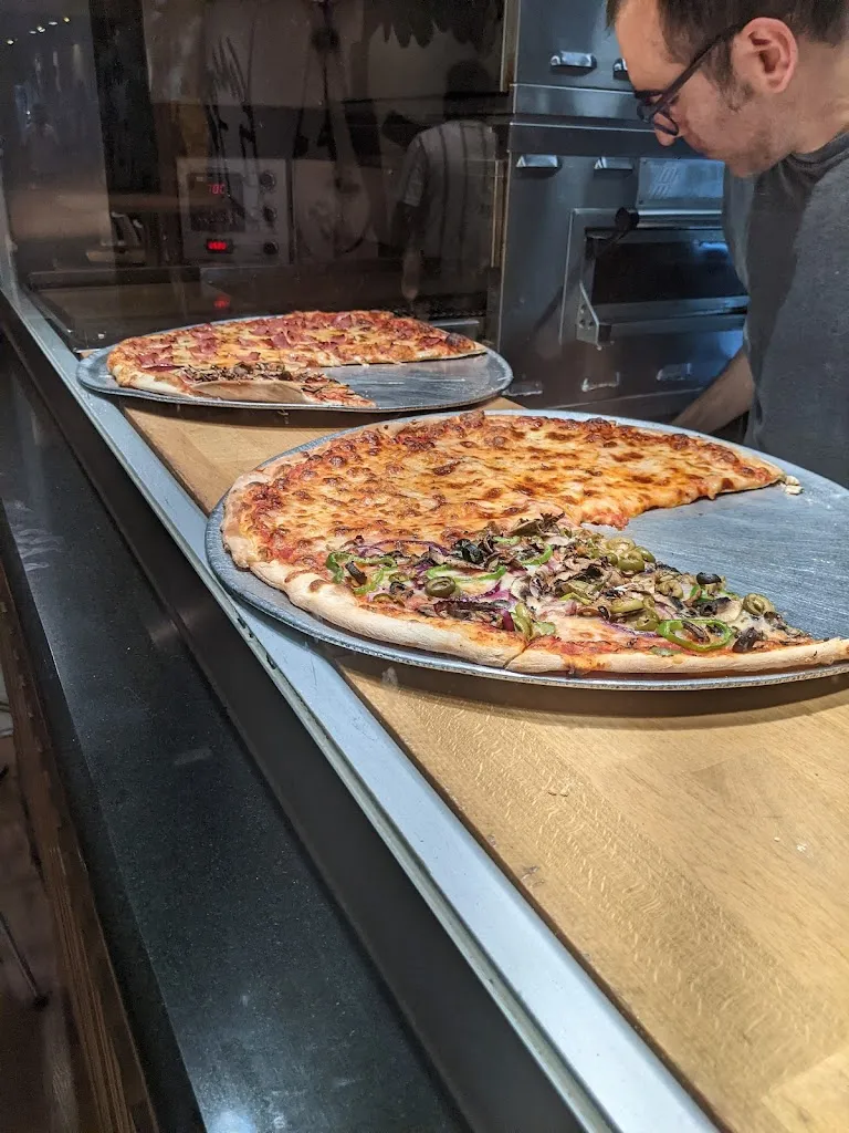 Ópera Pizza_Arenal El_slider_image_3