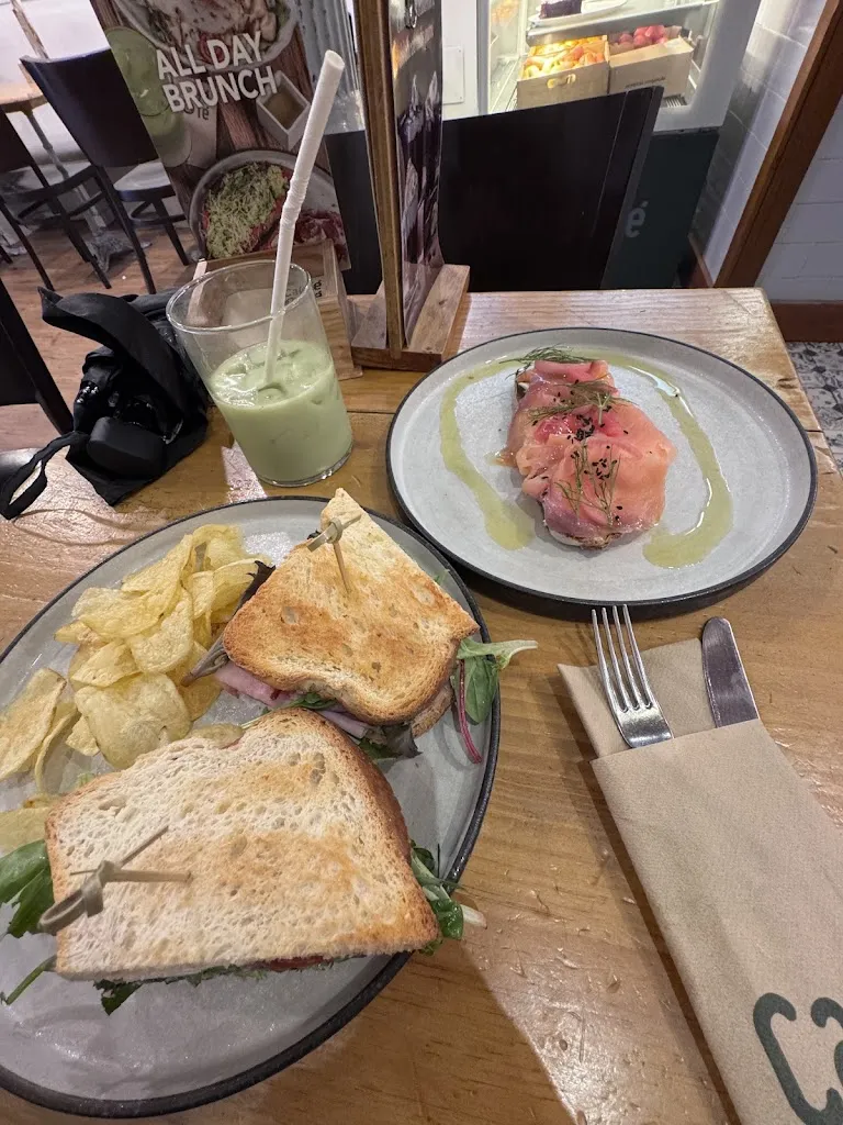 Shawn Lloyd_All Day Brunch by Café & Té_Arenal El_review