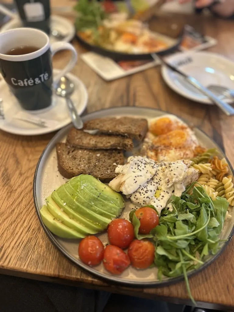 Dariya Utebaliyeva_All Day Brunch by Café & Té_Arenal El_review