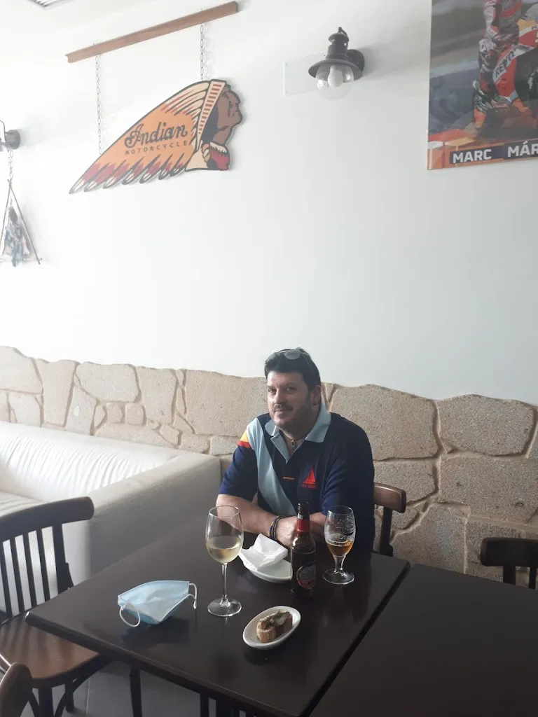 carmen exisuve_Café-Bar Trébol_Dodro_review