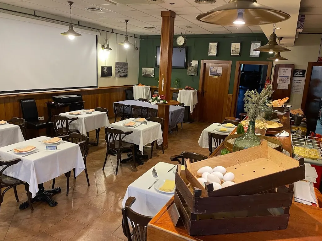 Casa de Comidas Ambigú JE. restaurant in Arevalillo