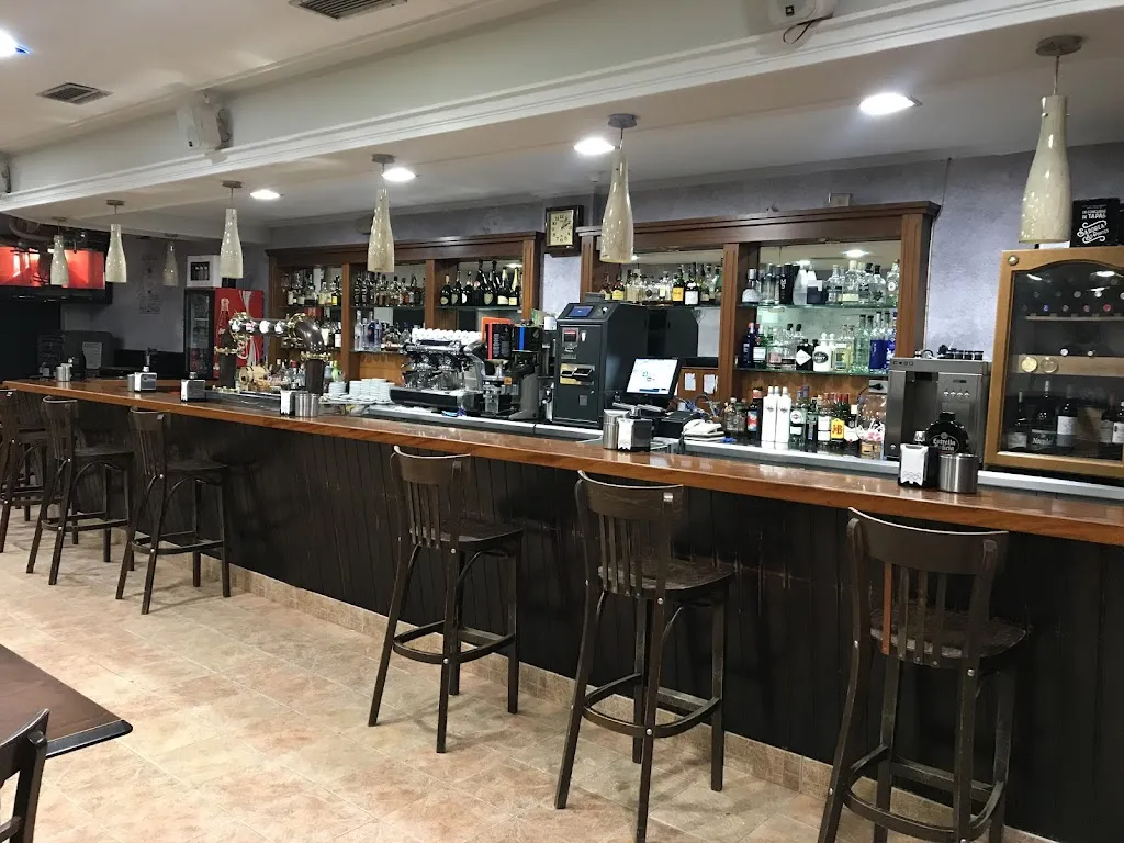 Trastoy 3 Cafetería-Vinoteca restaurant in As Pontes de García Rodríguez