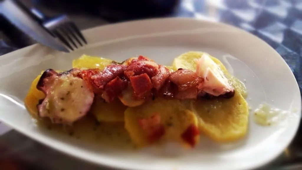 Trastoy 3 Cafetería-Vinoteca_As Pontes de García Rodríguez_slider_image_2