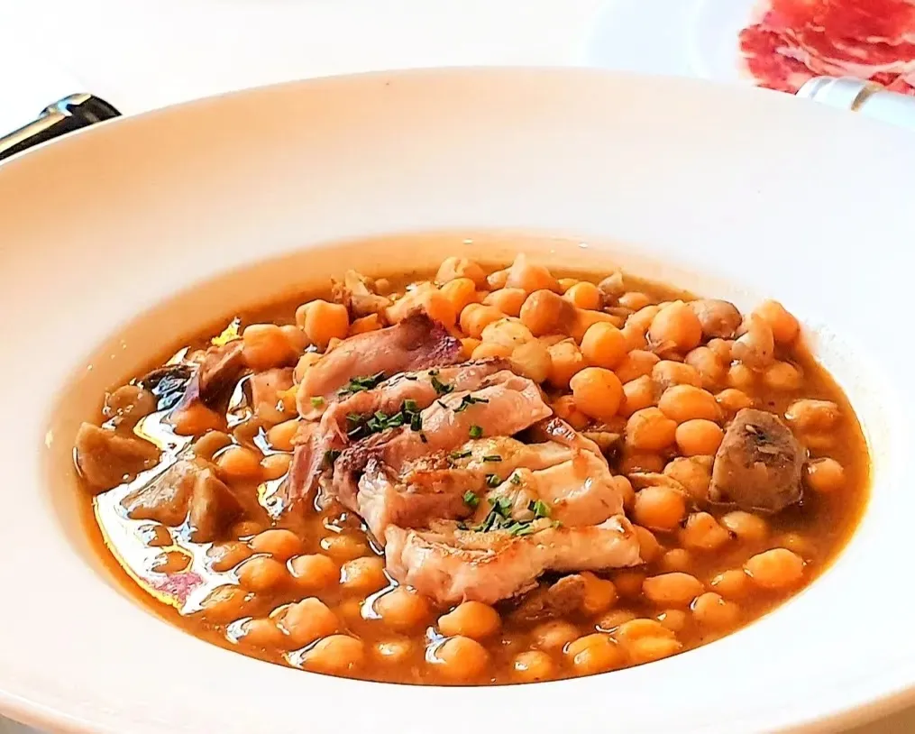 Restaurante Las Dos Castillas_Villaviciosa_slider_image_3