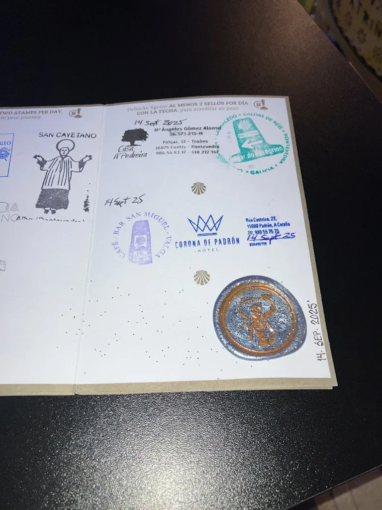 Douglas Hawkins_A Catriña Cafe - Bar Padrón_Dodro_review