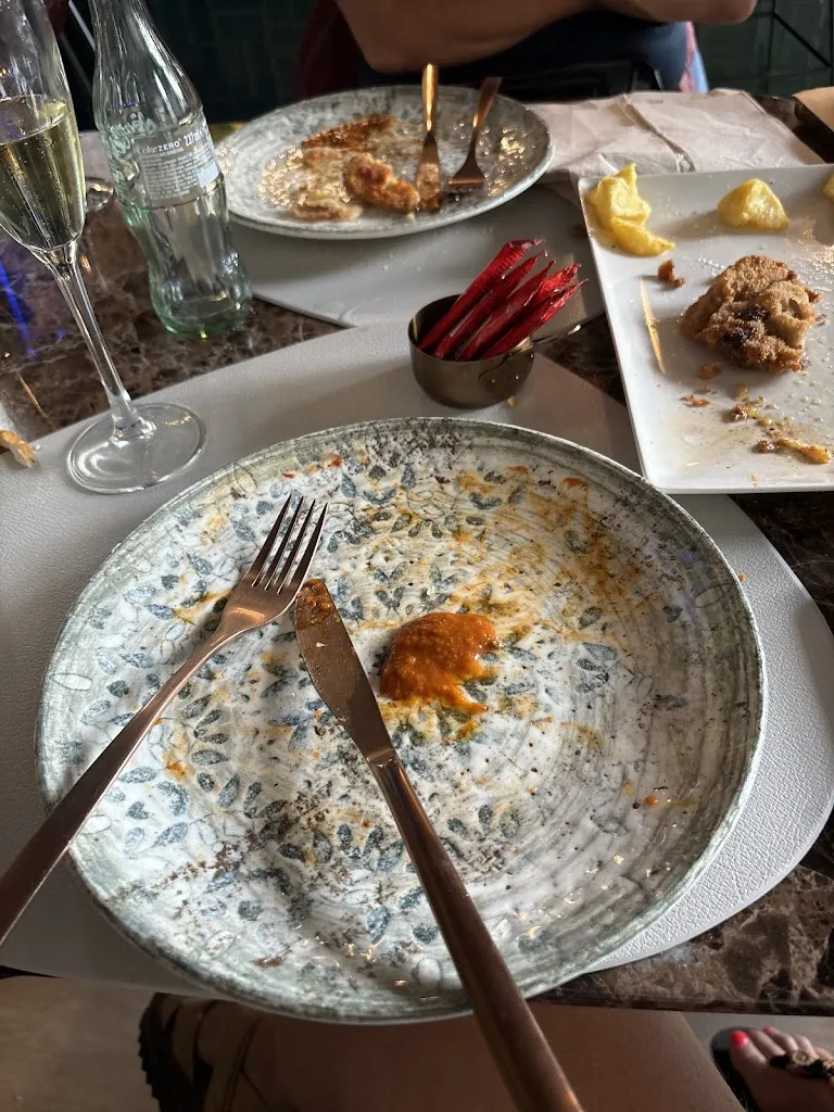 Ali Love_Maraca Tapas y Copas_Villaviciosa_review