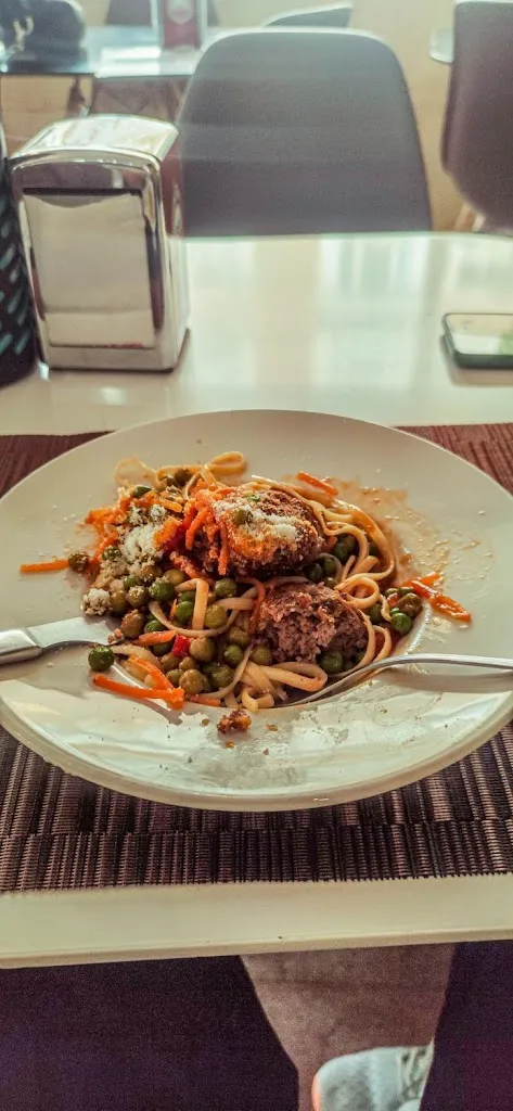 Liz Diana Barquinero_CAIDI CAFÉ & BAR_Barco de Ávila El_review