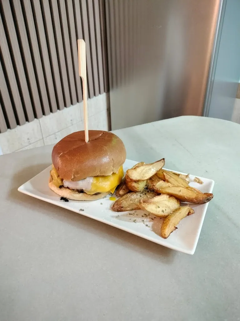 Petyo Dimitrov_CAIDI CAFÉ & BAR_Barco de Ávila El_review