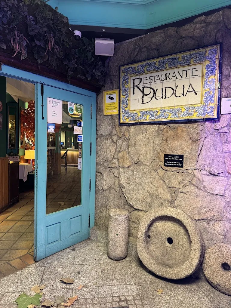 Dudua Palacio - Restaurante de cocina mediterránea en el centro de Madrid_Dodro_slider_image_3