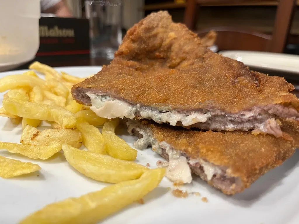 DondeJulian restaurant in Blascosancho