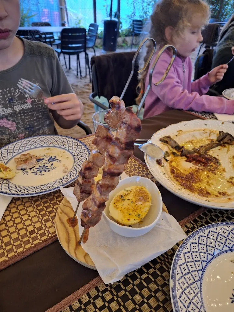 Andrey Pokhilko_Restaurante Grill Bar Bambú_Arenas de San Pedro_review