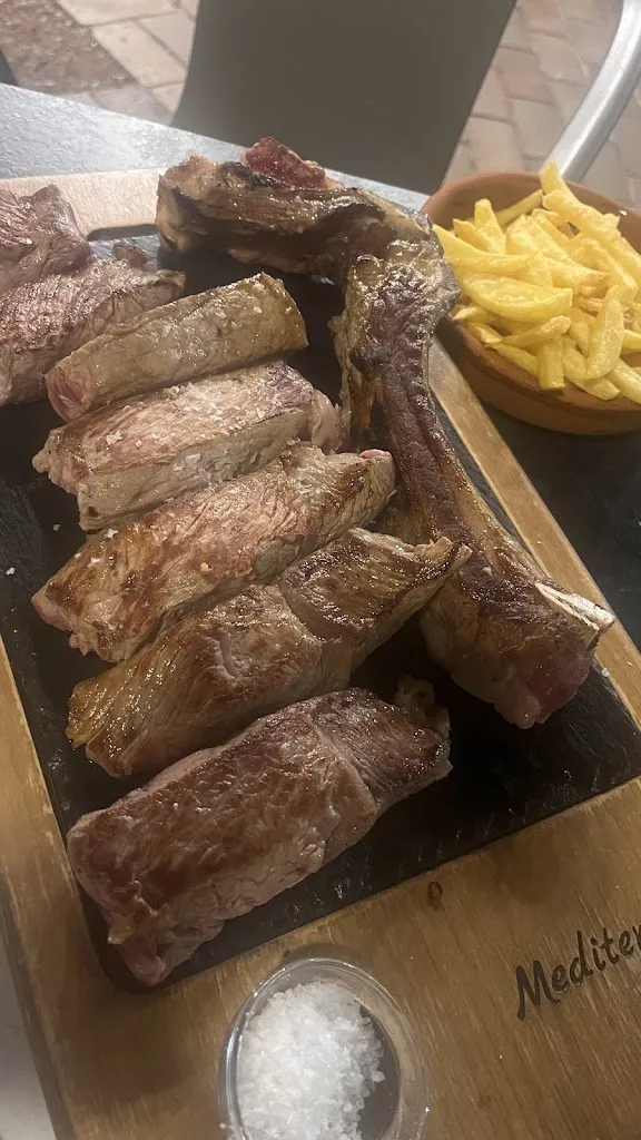 Laura Ramos Maza_Mediterráneo Arenas_Arenas de San Pedro_review