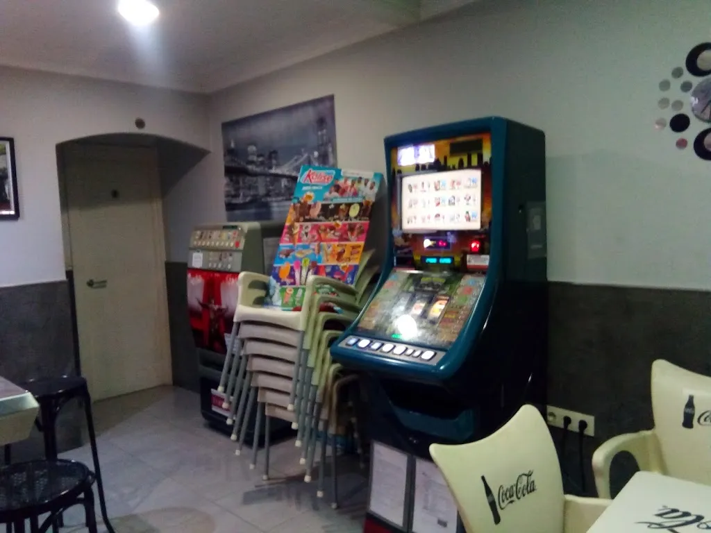 Bar Hamburguesería Tenaguillo_Arenas de San Pedro_slider_image_1