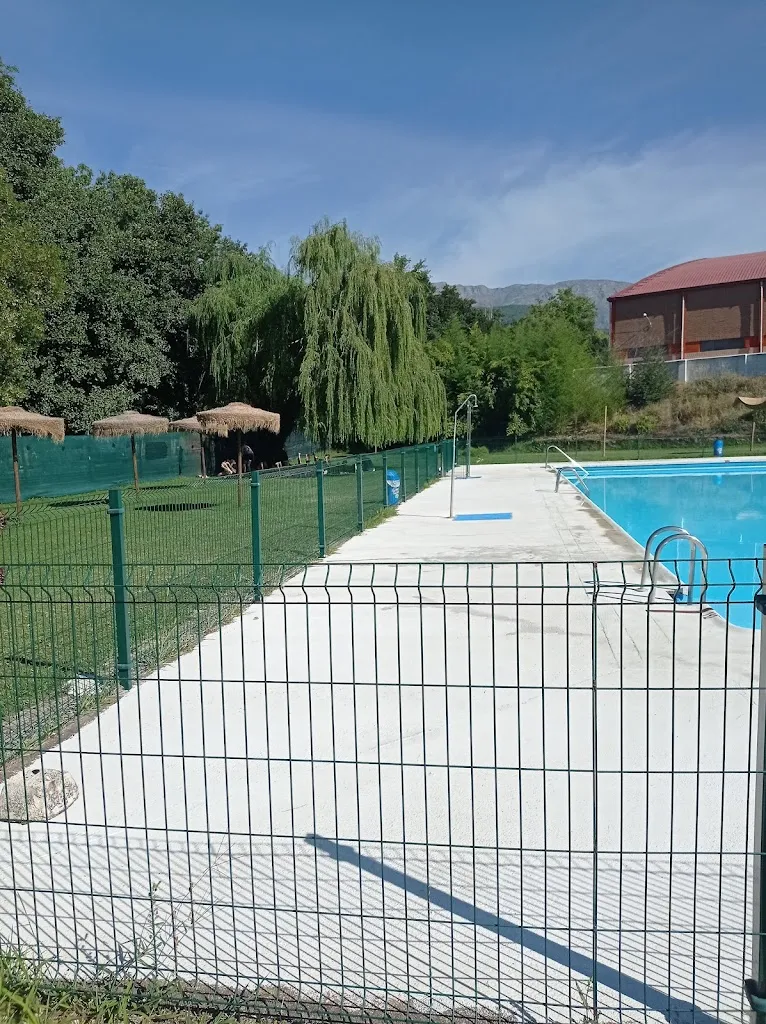 Victor Manuel Moreno Moreno_Piscinas Municipales Polideportivas_Arenas de San Pedro_review