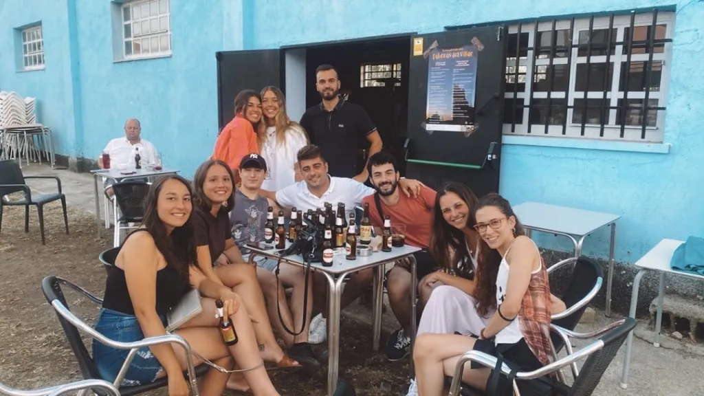 sofia caballero_TOCA TOCA_Cabezas del Villar_avis