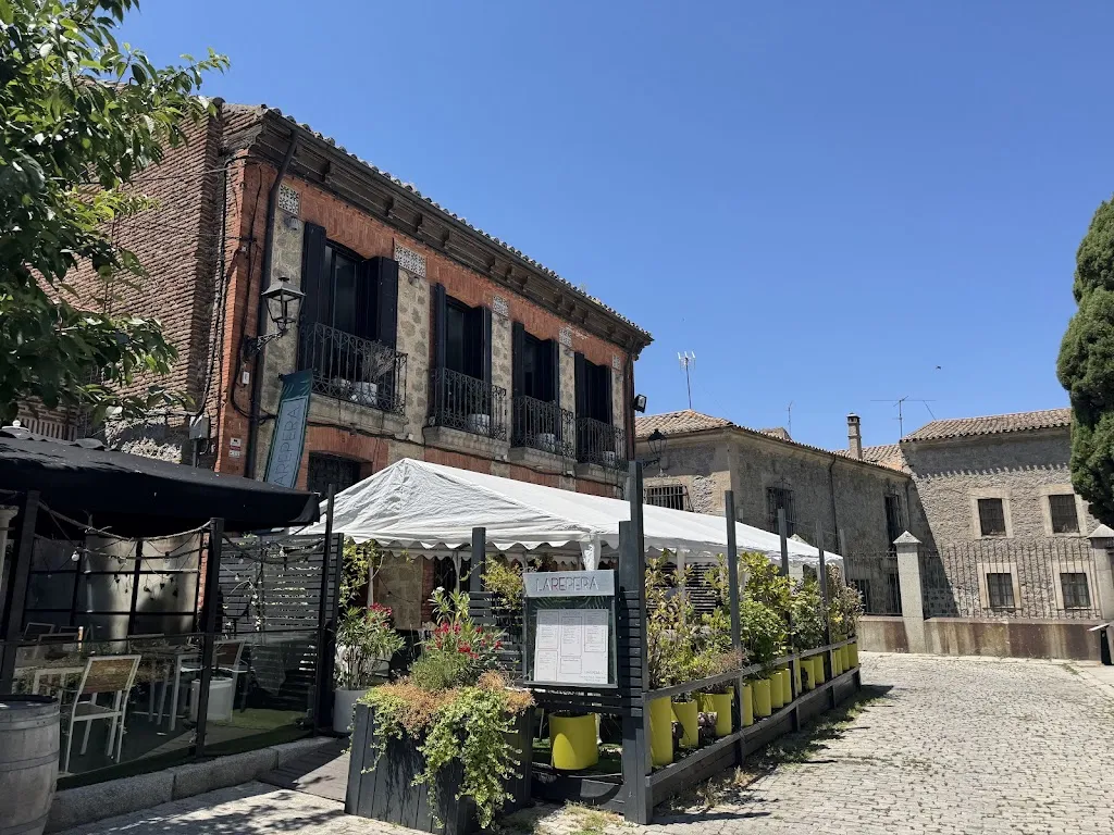 Justin Gallego_LAREPERA_Aveinte_review