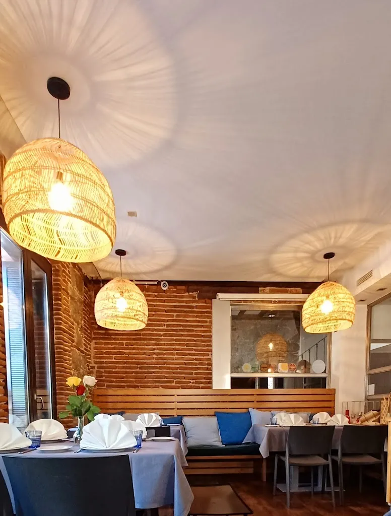 LAREPERA restaurant in Aveinte